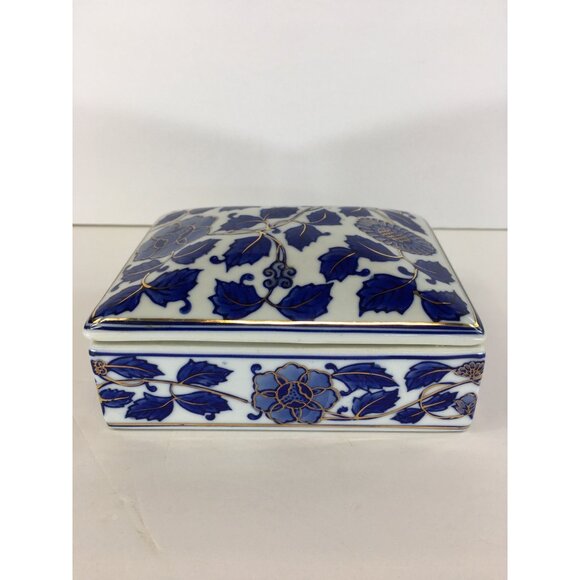 Vintage Blue & White Jewelry Trinket Box Porcelain Square Floral with Lid - Picture 12 of 16